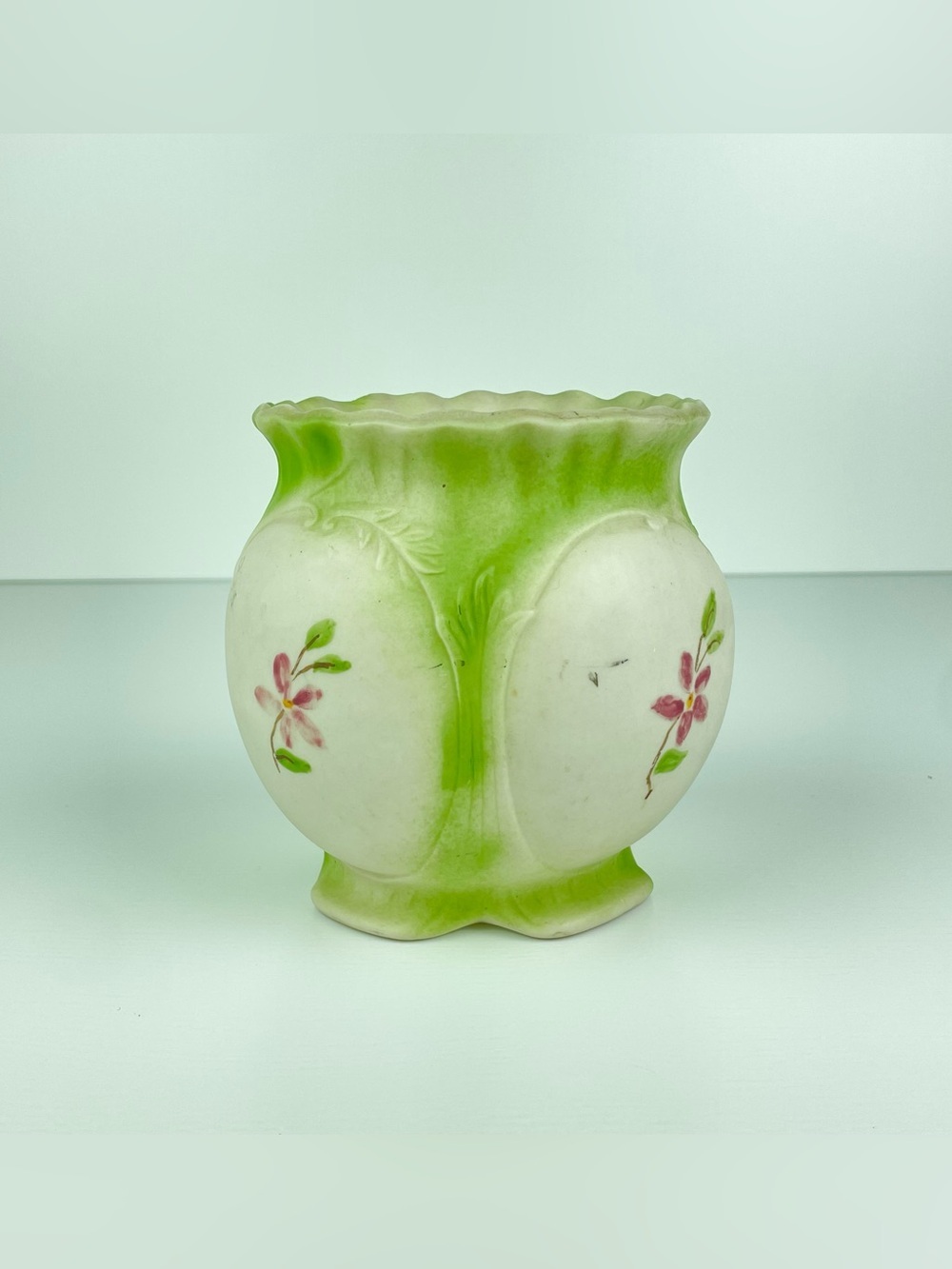 VTG 1980 Lime Green Scalloped Floral Footed Convex 5" Ceramic Cover Planter Pot